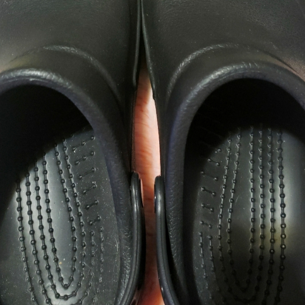 Crocs non slip never worn